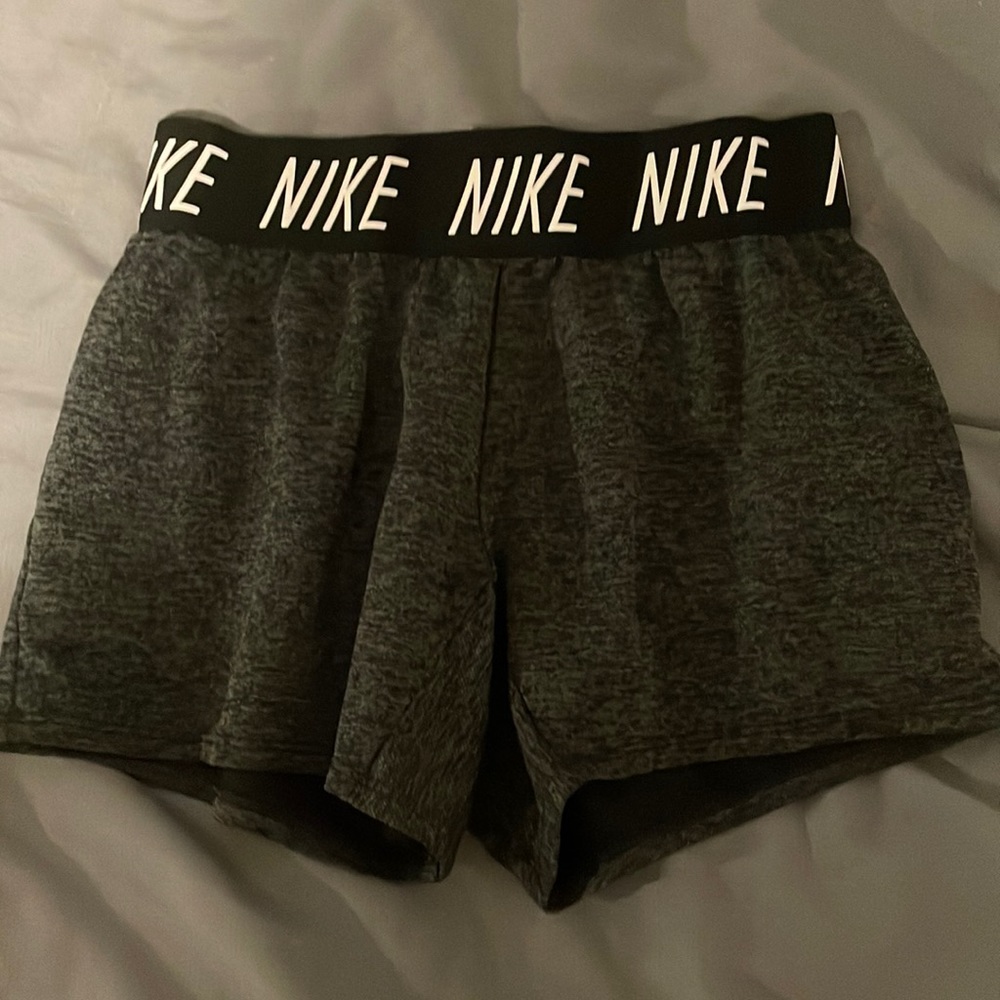 kids medium black/gray nike shorts